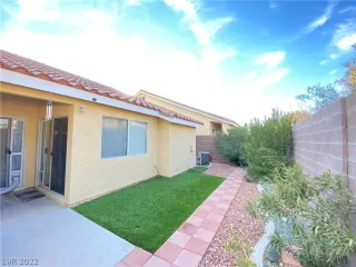 Photo #4: 2364954 Listing