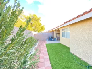 Photo #5: 2364954 Listing