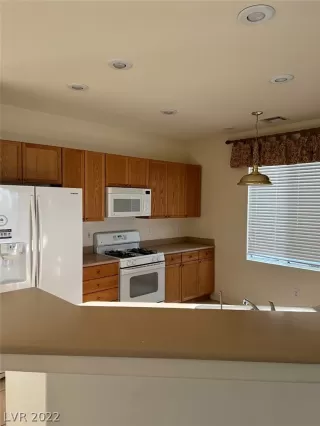 Photo #5: 2364963 Listing 