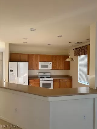Photo #6: 2364963 Listing 