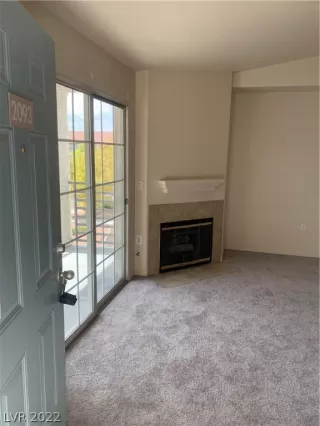 Photo #3: 2364973 Listing