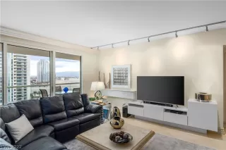 Photo #2: 2364985 Listing 