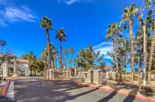 Photo #3: 2365010 Listing