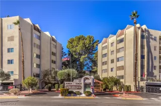 Photo #1: 2365026 Listing