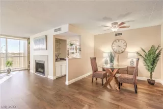 Photo #3: 2365026 Listing