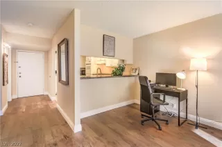 Photo #6: 2365026 Listing