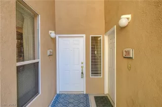 Photo #4: 2365033 Listing 