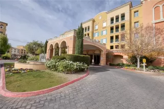 Photo #1: 2365034 Listing