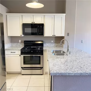 Photo #4: 2365037 Listing 