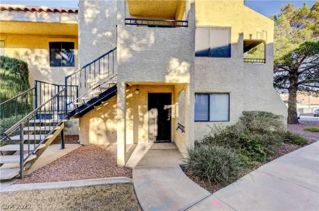 MLS: 2365051 Condo For Sale