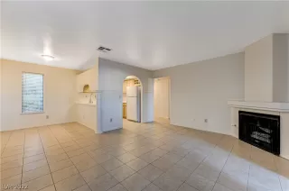 Photo #3: 2365051 Listing