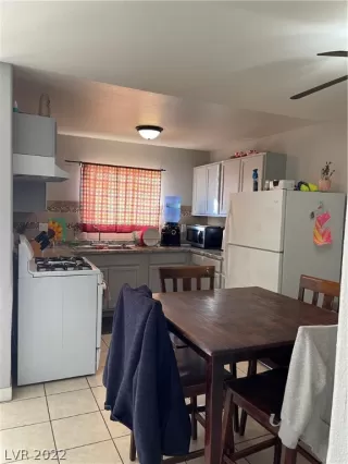 Photo #5: 2365056 Listing 