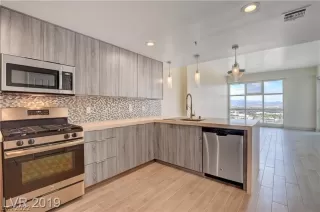 Photo #1: 2365064 Listing 