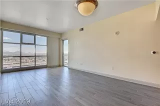 Photo #4: 2365064 Listing 