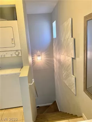 Photo #4: 2365069 Listing