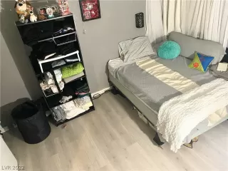 Photo #5: 2365069 Listing