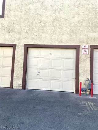 Photo #6: 2365069 Listing