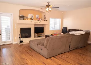 Photo #2: 2365097 Listing