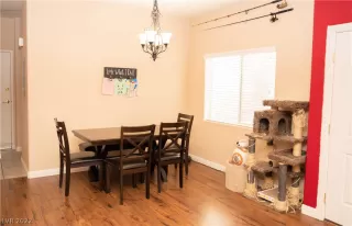 Photo #4: 2365097 Listing