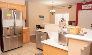 Photo #6: 2365097 Listing