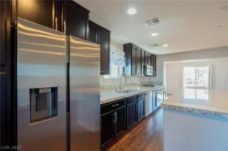 Photo #6: 2365120 Listing