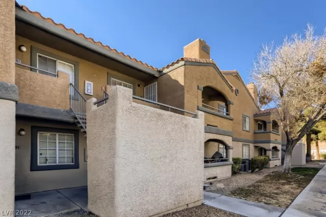 MLS: 2365146 Condo For Sale