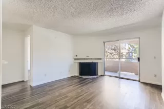 Photo #5: 2365146 Listing