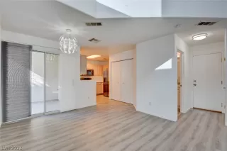 Photo #6: 2365154 Listing 