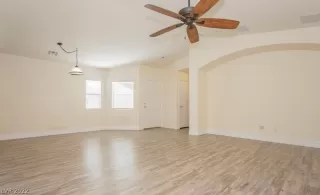 Photo #3: 2365162 Listing