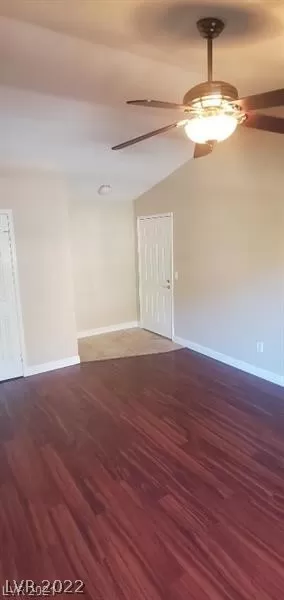 Photo #4: 2365169 Listing