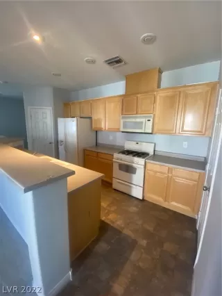 Photo #6: 2365214 Listing 