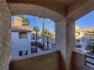 Photo #3: 2365217 Listing