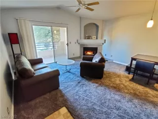 Photo #5: 2365217 Listing