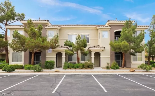 MLS: 2365230 Condo For Sale