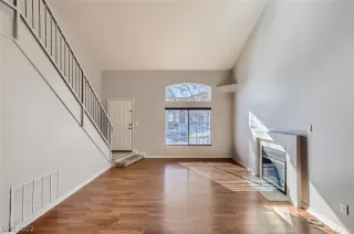 Photo #6: 2365270 Listing 