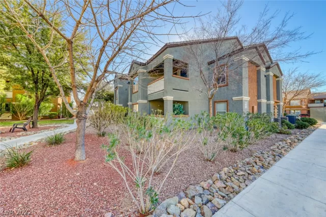 MLS: 2365273 Condo For Sale