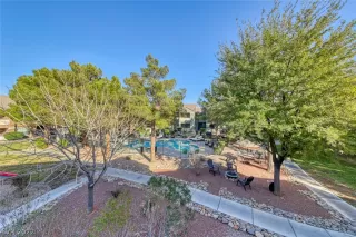 Photo #4: 2365273 Listing