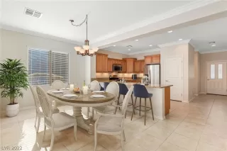 Photo #3: 2365296 Listing 