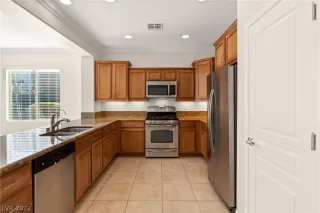 Photo #4: 2365296 Listing 