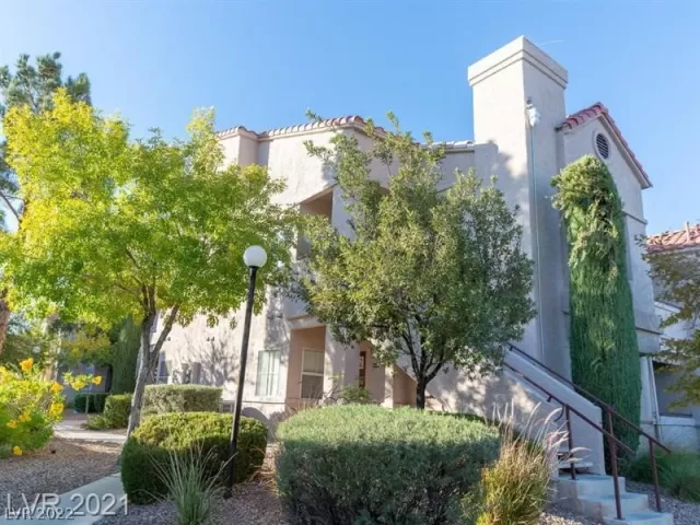 MLS: 2365314 Condo For Sale