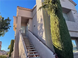 Photo #1: 2365314 Listing 