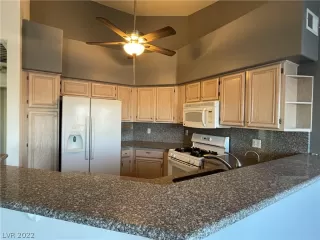 Photo #6: 2365314 Listing 