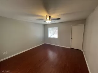 Photo #4: 2365318 Listing