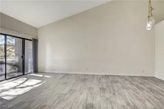 Photo #2: 2365362 Listing