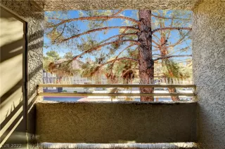 Photo #4: 2365362 Listing