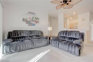 Photo #5: 2365404 Listing