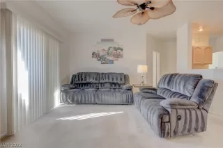 Photo #6: 2365404 Listing