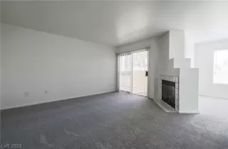 Photo #3: 2365413 Listing