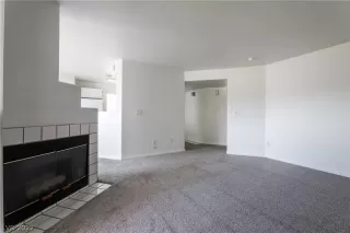 Photo #6: 2365413 Listing