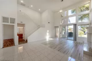 Photo #1: 2365414 Listing